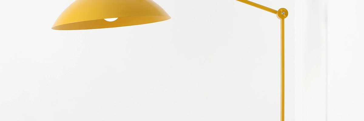 Lampy ścienne na wysięgniku