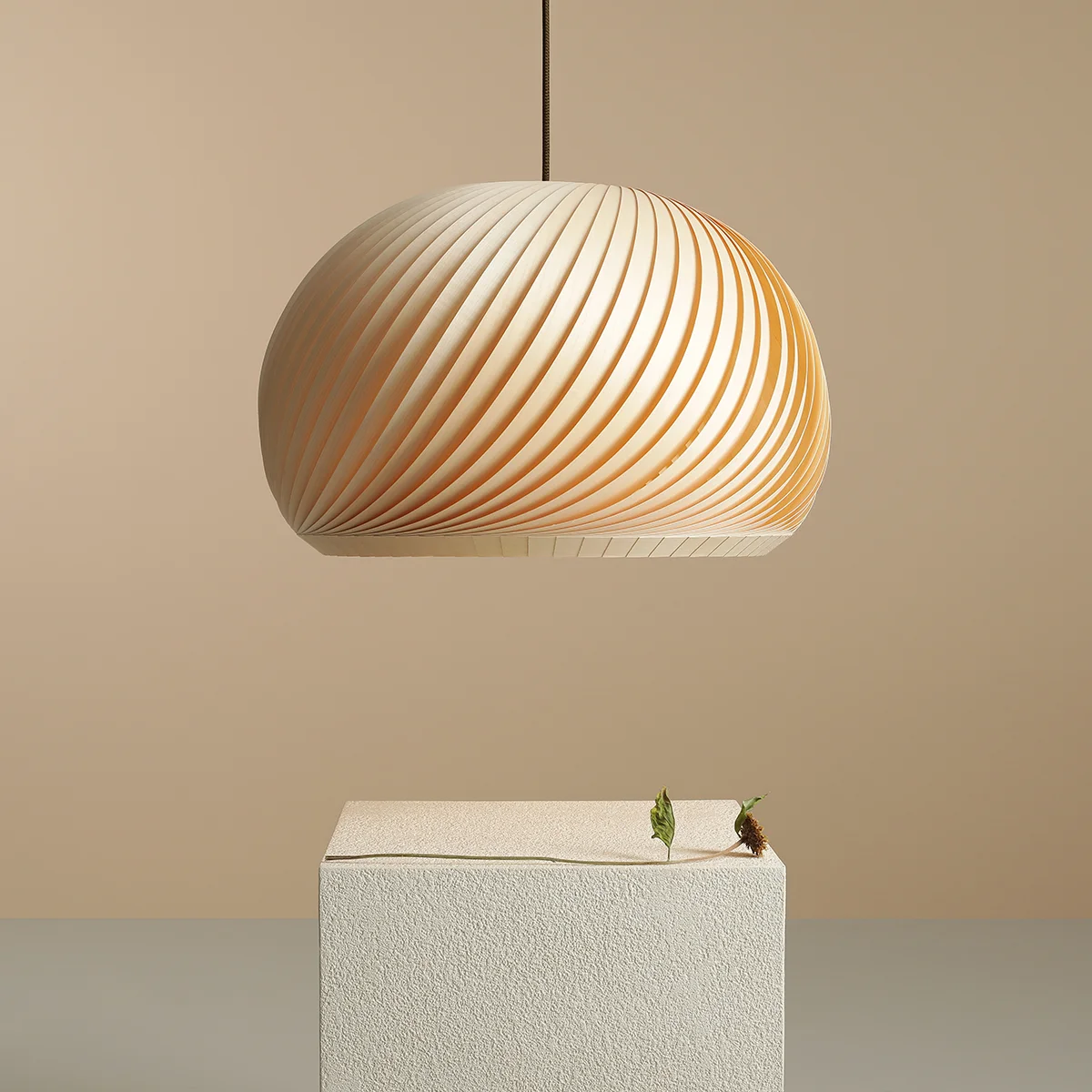 ODKRYJ, JAKIE WNĘTRZA NAJLEPIEJ PASUJĄ DO LAMP W STYLU BOHO I JAKIE MODELE WYBRAĆ, ABY DODAĆ PRZESTRZENI CIEPŁA I CHARAKTERU.