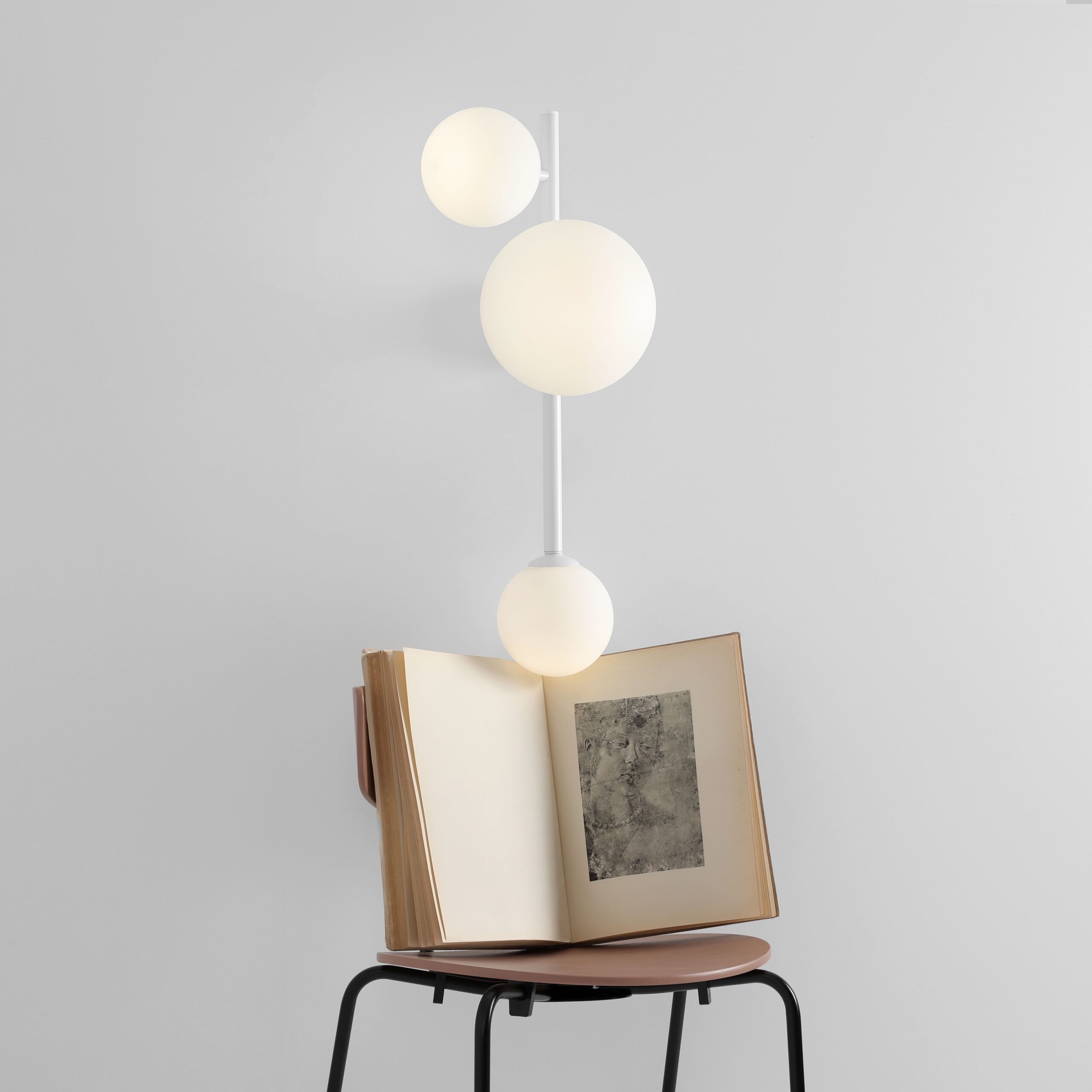 JAK ZAMONTOWAĆ KINKIETY? WSZYSTKO, CO WARTO WIEDZIEĆ O OŚWIETLENIU WNĘTRZ