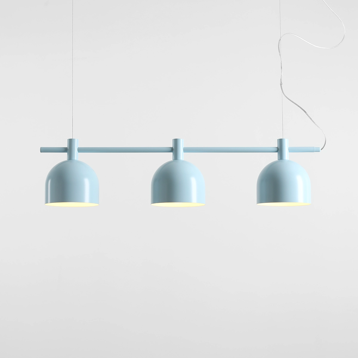 Salon z aneksem kuchennym – jakie oświetlenie najlepiej się sprawdzi?